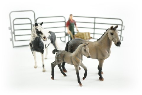 Zestaw JOLLY HORSES Koń Pinto Mare i Koń Grey ze źrebakiem Figurka + akcesoria PIROX JHPPVB1 Zestaw JOLLY HORSES Koń Pinto Mare i Koń Grey ze źrebakiem Figurka + akcesoria PIROX JHPPVB1